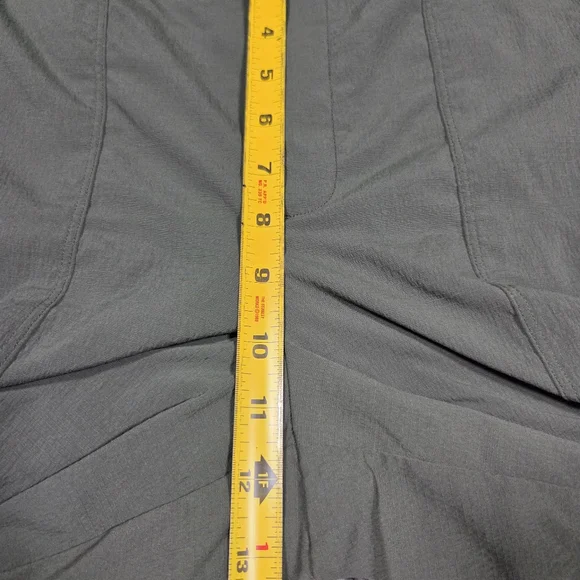 Athleta Olive Utility Shorts Stretch Athleisure Size 12 - Picture 5 of 9